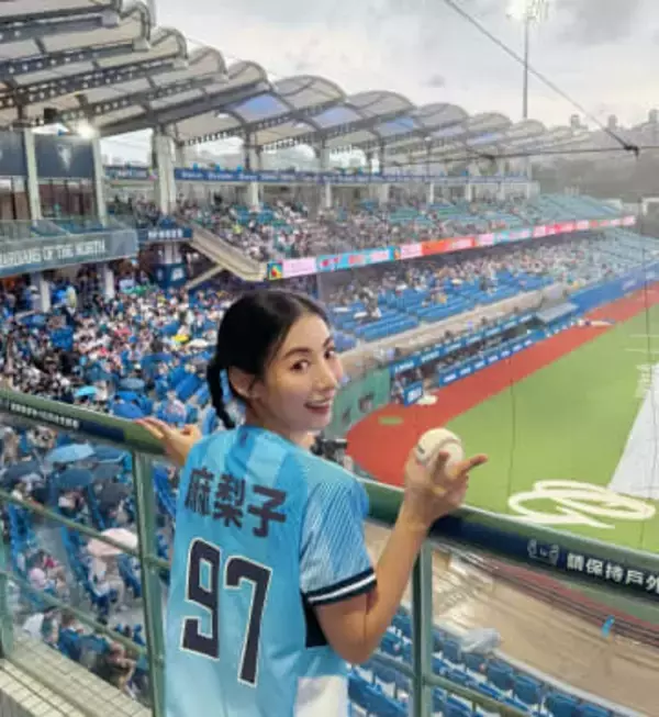 台湾に嫁いだ〝初代マリンちゃん〟が夫とバチバチ⁉WBC〝家庭内日台戦〟ショットの大久保麻梨子に反響「盛り上がってるね！」「旦那さんを慰めてあげて」