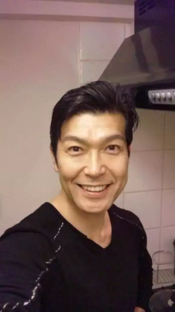 「記憶と全然違ってびっくり！」還暦迎えた大澄賢也が激変〝ヅラ〟着用、舞台ショットに驚きの声「ダンディ」「こういう役やれるの知らなくてビックリしている」