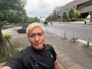外耳道ガンで父が右耳を切除…病床でのサムズアップ姿公開の真栄田賢に反響「初めて聞く病名です」「早く元気になりますように」