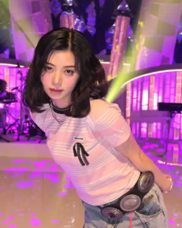 「これ被ってるとまるで10代」〝振り向きウインク〟池田エライザに反響〝あのちゃん〟ブランドのふわふわ帽子で「同じ時代にいてくれて幸せ」