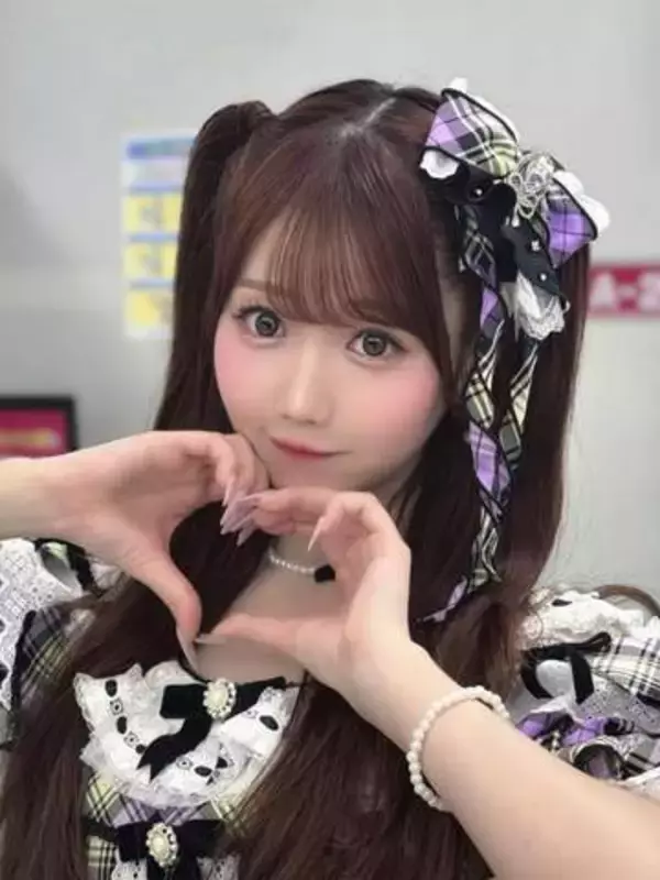 プライベート写真は誰が撮ってる？真相を明かした=LOVE・大谷映美里、肩出し＆ショーパン姿に「こりゃたまらん」とファン悶絶