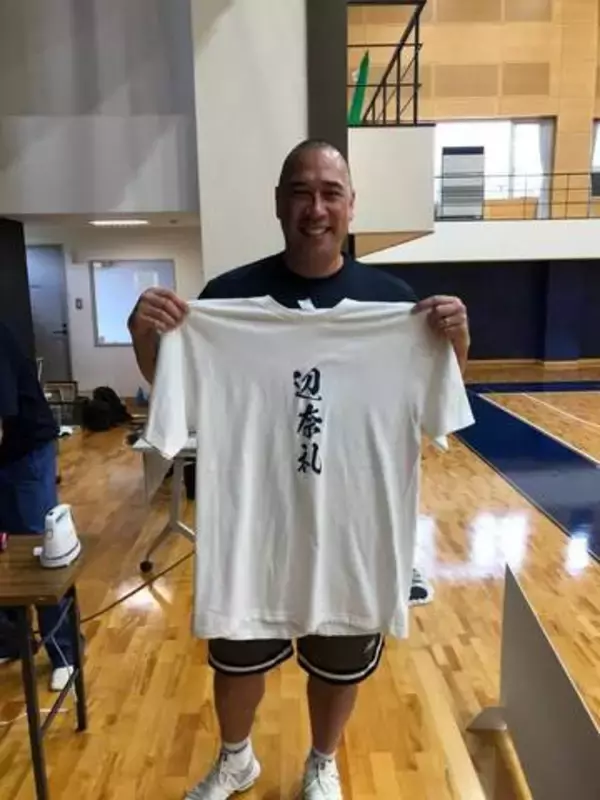 「親戚なの⁉」バスケ長崎ヴェルカ・ヘナレ前AHCと〝血縁〟のプロレスラーが話題「顔似てるなって思ったら…」「これはビックリ！」