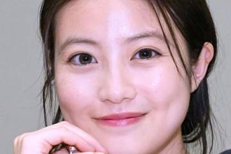 「女子たちの会話が怖かった」今田美桜〝結婚式でマウント合戦〟話題のドラマ・オフショットに「元乃木坂の方たちですね…」「実際にありそうかも…って」