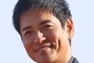 「反町さんの専用カート？」〝事務所先輩〟らとゴルフ3ショットの反町隆史に反響「画面の力が凄すぎます」「イケおじ達の休日」