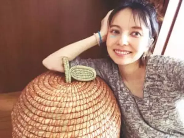 「ベッキー大復活！」「気づいたらむしろ好きなタレントに」〝ベッキー＆松本人志〟大笑い共演ショットに「欠かせない」「その服どこに売ってんの?」反響続々