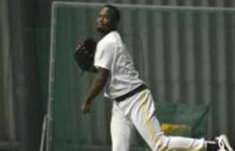 調整遅れのソフトバンク・モイネロ　ブルペン入りは「モウチョット」傾斜使ったキャッチボールで実戦感覚取り戻す