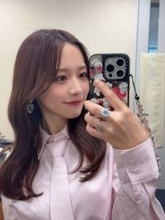 「肩から色気出すぎ」「キュン死しちゃった」森香澄ワンショル＆透け感ドレスに騒然