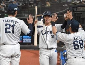 西武ドラフト3位の〝3代目〟秋山俊がプロ初安打、田中晴也から右前へ好機拡大