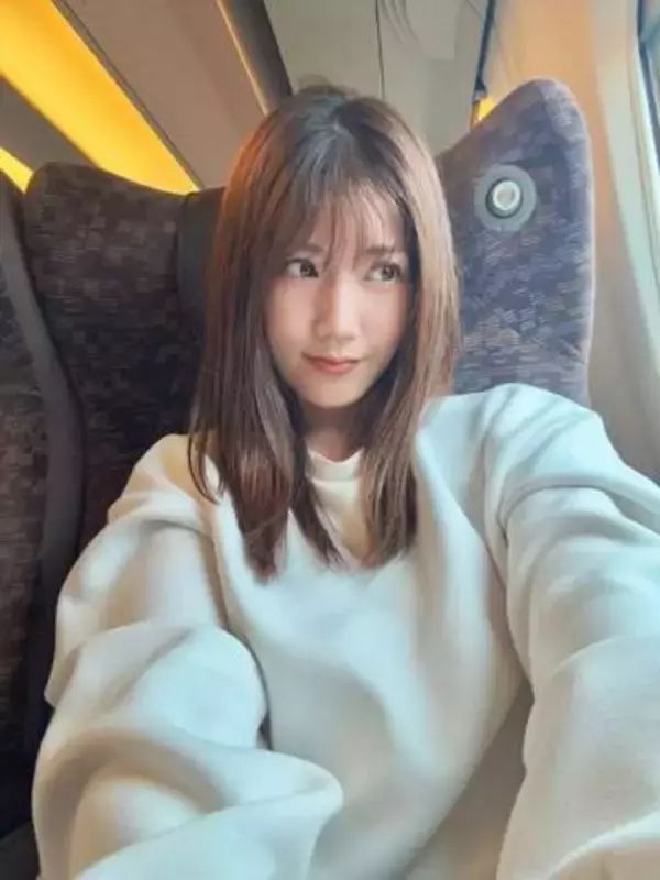 「こりゃたまらん」グラドル草野綾〝大胆ビキニのバックショット〟に「絶句」「抜群すぎてドキドキ」