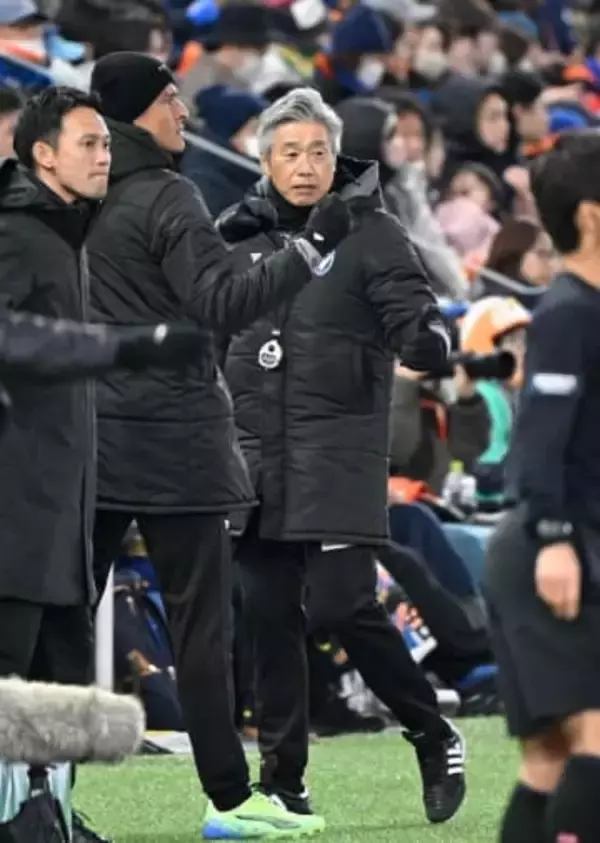 「これが広島さんとの力の差」V・ファーレン長崎、8年ぶりJ1昇格は完敗スタート　高木監督「貴重な経験積ませていただいた」【J1百年構想リーグ】