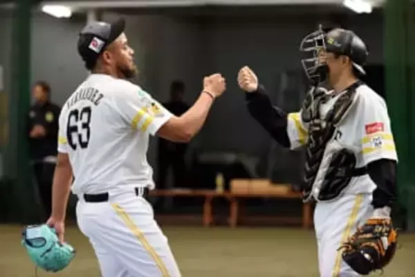 ソフトバンクのヘルナンデスが初ブルペンで16球「感触はすごく良かった」少ない球数にも理由が