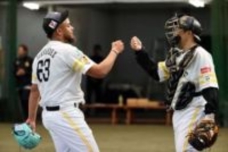 ソフトバンクのヘルナンデスが初ブルペンで16球「感触はすごく良かった」少ない球数にも理由が