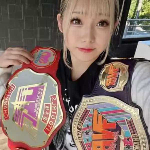 「ゴツゴツしてて変だけど」18歳レスラー稲葉あずさ〝モデルデビュー〟姿に反響「いつもと違いはにかんだ姿」「試合の時とは違う女の子の表情だね」