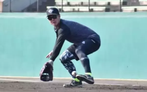 〝捕手合宿〟も単独で一塁練習　ソフトバンク石塚綜一郎「僕の場合は打たなきゃいけない」　打撃特化型でレギュラー奪取へ