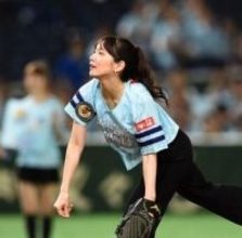 「どんなストーリーが見たい？」吉岡里帆 4年ぶり〝伝説のどんぎつね〟復活！オフショットに騒然「この日をずっと待っていました」「復活嬉しすぎる！」歓喜の声続々