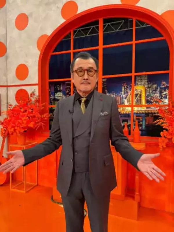 「ヤンドクでなくてヤクトク」人気女優の肩を抱き…吉田鋼太郎〝両手に花〟写真に「何と羨ましい」「本当の家族に見えますね」