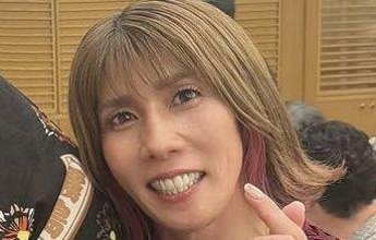 「スケートの人？」吉田沙保里、豪華2ショット公開！〝隣の人〟にも注目「朋美スマイルにメロメロです」「うわー久しぶり」
