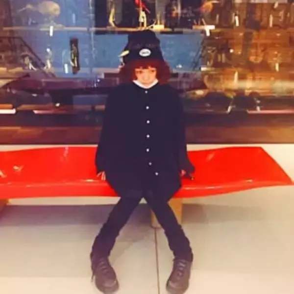 同じ人気俳優と2度結婚、55歳で22歳下男性と再婚…60歳女優〝年齢不詳な近影〟に衝撃「広田レオナ凄い」「不思議な魅力ある」「心打たれる」