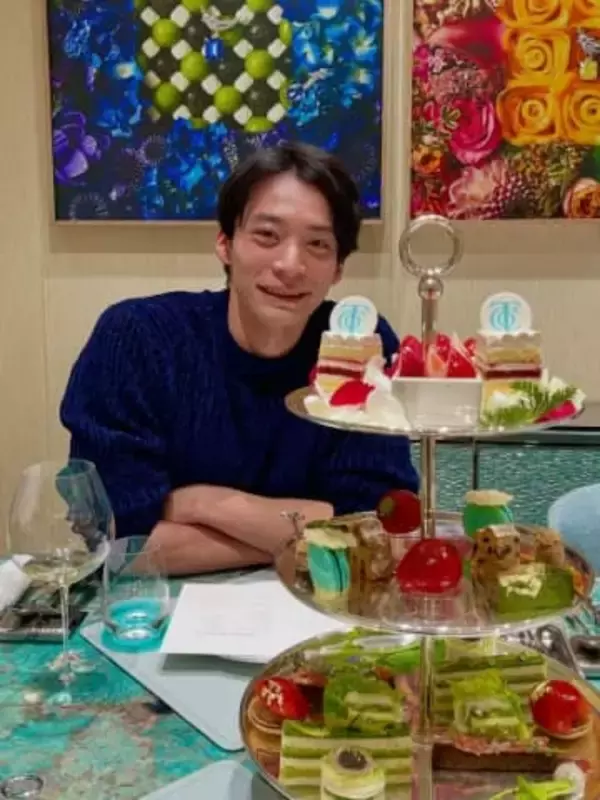 「スーツのワイシャツが…」引退から約2年…入江陵介さん〝血管浮き出る筋肉美〟に「神ボディ」「なりたい憧れの体型」と反響