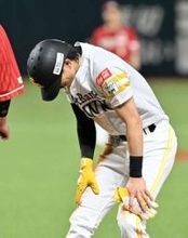 今季まだ2盗塁…ソフトバンク周東佑京が手痛いけん制死　楽天古謝樹に逆突かれる