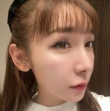 「白はどうなの」「プリンセスみたい」加護亜依〝結婚式コーデ〟に意見様々「フォーマルな場で素足にサンダルは…」