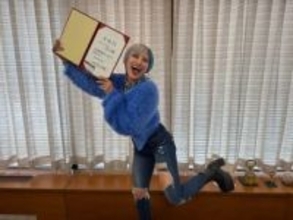 「誰かわからんかった」「声出た」〝清楚に激変〟ぱーてぃーちゃん信子に大反響「素材がいい」「いつものギャルも好きだけど…」