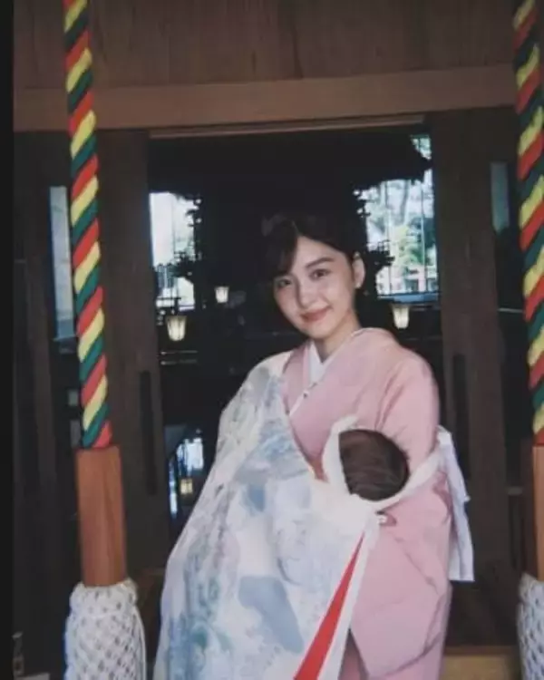 武田真治〝22歳年下妻〟の歯科衛生士...出会いは医院！春うららかショットに「笑顔に癒されます」「好きすぎ」歓喜の声