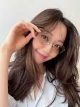 「スッ､スゲー!!」「若干引いた笑」驚きの立ち位置〝Ｉ字開脚ショット〟36歳女優に「どうしてそこまで…」「もはや曲芸の域」「えええ感動」称賛の声続々