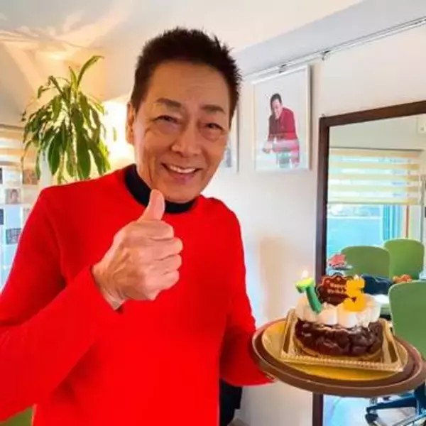 「一瞬分からないくらい精悍に」錦野旦、47歳人気俳優〝品川駅遭遇〟2ショットに「オーラある」「スゴい2ショット」