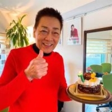 「一瞬分からないくらい精悍に」錦野旦、47歳人気俳優〝品川駅遭遇〟2ショットに「オーラある」「スゴい2ショット」