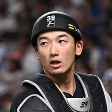 ソフトバンク山本祐大、チームとともに球場入り　3日の中日戦で左手首痛のため途中交代　渡邉陸も緊急合流