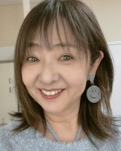タコ社長の娘から42年…65歳美保純〝懐かしショット〟に反響「あけみも65歳かあ」「どちらのお嬢さんかと」