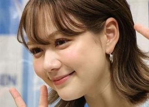 「無防備すぎて…」〝前ボタン水着〟村重杏奈の着こなしに騒然！「気持ちよさそう」「マイナスイオンを感じる」「美白でうらやましい」の声