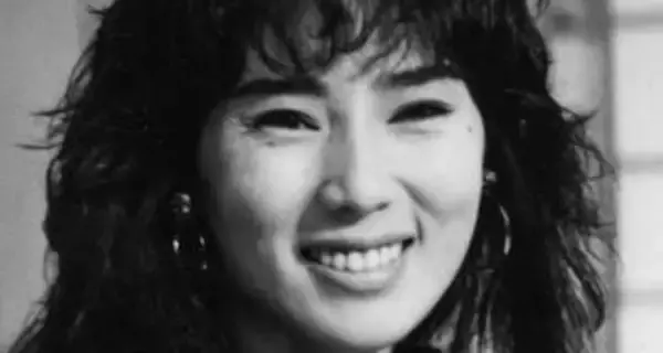 食道がんステージ3から4年…「がんになっても活躍できるんだ」69歳秋野暢子〝雰囲気一新〟姿が話題「アラコキとは思えない」