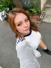 「モデルぶると疲れる」〝集中力切れた〟24歳ギャルモデルの姿に「確かに表情作るの大変そう」「見惚れるわ！」