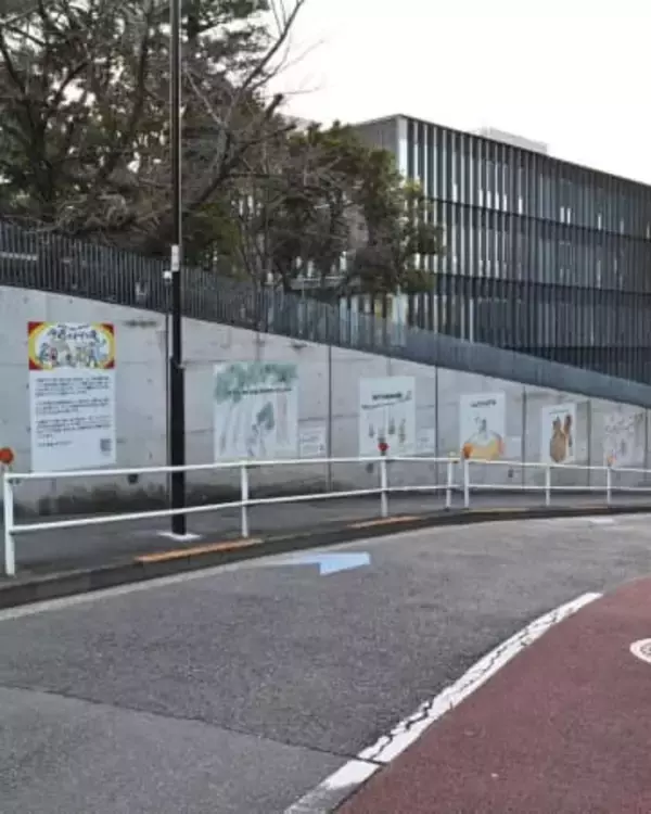 「メェ惑客ですね」ドイツのスーパーで〝まさかの珍客集団来店〟が話題「どういうこと!?」「寒かったのかな？」