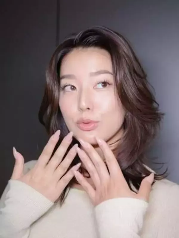「シャツ忘れてませんか?」父・石田純一流、すみれ〝クールビズ〟姿に驚愕「ノーネクタイの上をいくエアーシャツ」「こんな上司がいたら鼻血が出る」