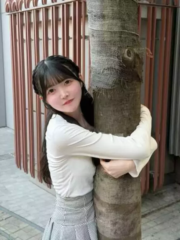 「気まずいから先に言うんだけど…」〝悲劇告白〟アイドル小野寺梓に反響続々「めちゃ染み込んどるやん」「よりによって」