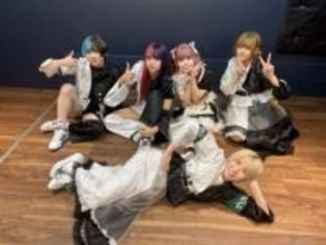 21歳〝義眼アイドル〟左目外し＆エピーソード投稿に反響続々「ターミネーターみたいでかっこいい」「やばい待って超面白いそれ」