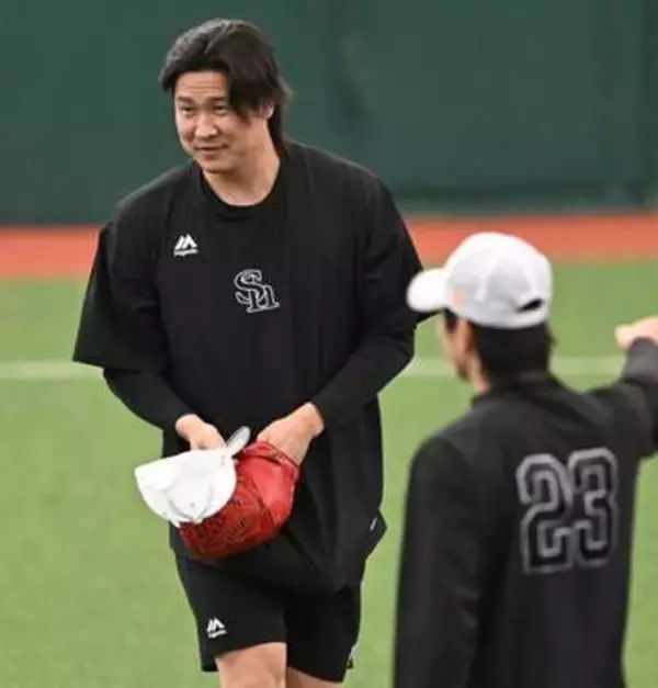 ベンチ殴打で左手骨折から25日…　ソフトバンクが「守護神」杉山一樹を出場選手登録　ドラ3右腕の鈴木豪太も