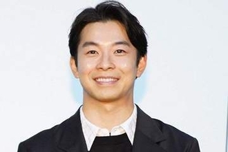 「めっちゃ今更だが…ここが親子なのかー！」〝豊臣兄弟!〟再集結ショット、仲野太賀の親子ショットが話題「ええええっ!?スゴい!!」「親子で兄弟で…?」「転生した???」