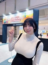 「出てたんだ?!」生放送で〝極薄ビキニ〟薬剤師グラドル三橋くんに「テンション上がりました」「マジたまらないです」