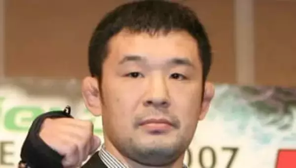 「両顎折れちまいました」桜庭和志の息子・大世〝KO負け後のボコボコ顔面写真〟公開に反響　父の名言を思い出すの声も「根性えぐすぎ」