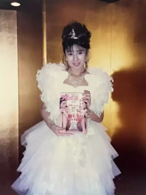 平成の伝説的女優・桜樹ルイ〝57歳〟誕生日2ショットが反響「あの時のままだ」「永遠のマドンナです」