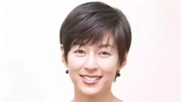 「おいくつなの?」鈴木保奈美〝ぴったりドレスショット〟に大反響「やっぱり気品が」「ほどよい綺麗な筋肉美」