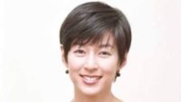 「おいくつなの?」鈴木保奈美〝ぴったりドレスショット〟に大反響「やっぱり気品が」「ほどよい綺麗な筋肉美」