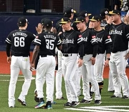 ソフトバンク、最短17日のVも現実味　西武が敗れ、試合日は4日連続のマジック2減でついに3　小久保監督「また明日です」