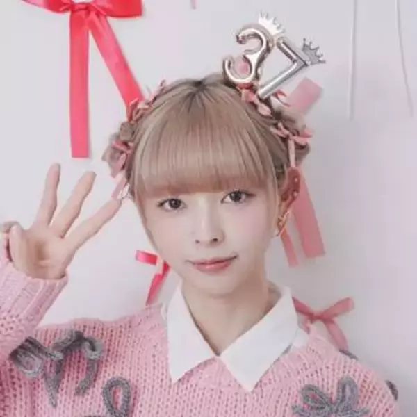 「ママずるい！！」〝長女も嫉妬〟37歳最上もが最新ショットに反響「親子でおしゃれ合戦」「自慢できるママで良かったね」