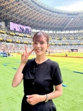〝盛れすぎるお洋服〟ぴたぴたショットの三谷紬アナに「良すぎる」「ナイスコーデにナイススタイル」の声