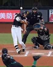 守護神離脱の不安も一蹴！　ソフトバンクが今季最多安打＆最多得点で快勝　24年ぶり日本ハムに開幕から5連勝